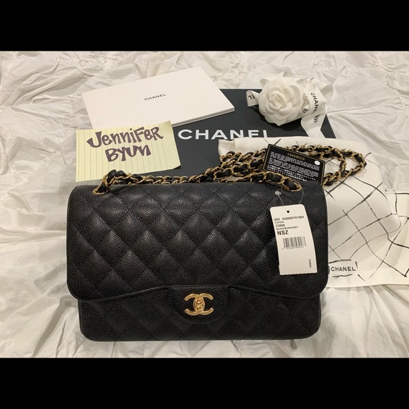 CHANEL Handbags - ❌ SOLD❌ Auth Chanel jumbo gold hardware flap bag